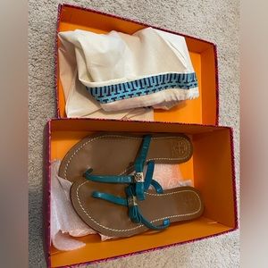 Tory Burch teal bow sandals size 9 “Leighanne Flat Thong Patent” in Aquarius